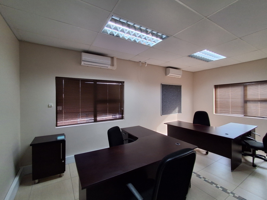 To Let Commercial Property for Rent in Nahoon Eastern Cape